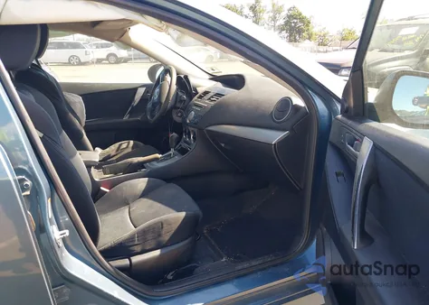 2011 Mazda Mazda3 S Sport z USA, uszkodzony, nr VIN JM1BL1K62B1415292